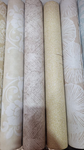 کاغذ دیواری سفیدوطوسی وطلایی طرح پتینه